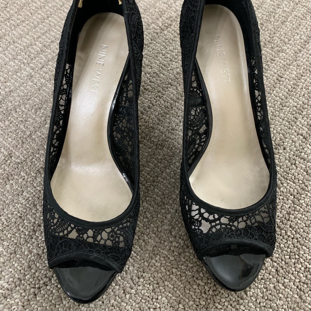 Used women’s size 6 black heels